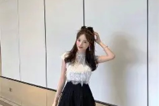74岁刘晓庆再爆大瓜！同居6年助理曝未离婚百亿豪门不过是空壳