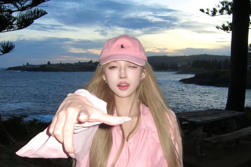 谢娜成都演唱会想看人数超35万艺人跨界为何引争议